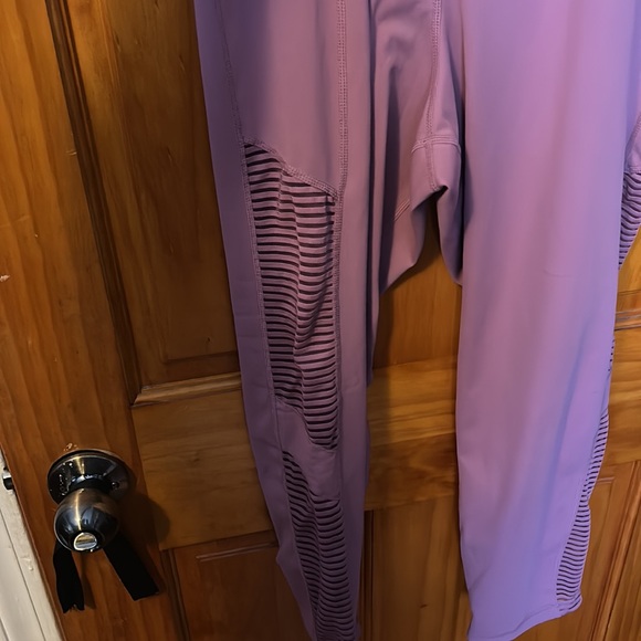 Pink sheer side slice leggings - Picture 3 of 3